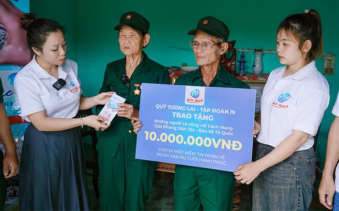 Đội ngũ hỗ trợ khách hàng sẵn sàng giải đáp thắc mắc về chính sách cookie